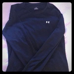 Long sleeved athletic shirt